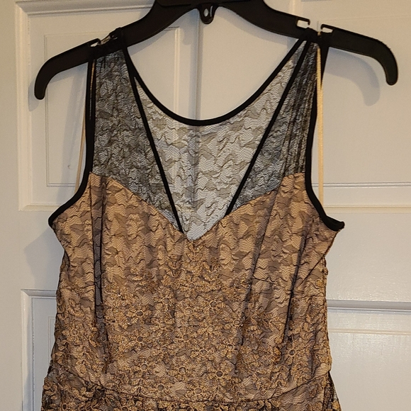 Taylor fit and flare pink dress - Picture 2 of 5